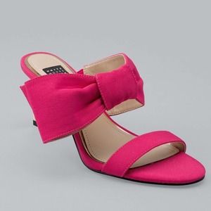 NIB White House Black Market Bow Mid Heel Sandal